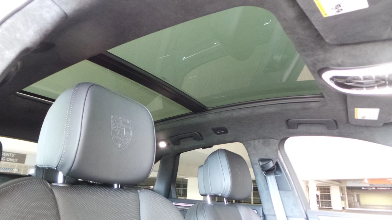 2015 Porsche Macan Turbo - Image 6 of 20