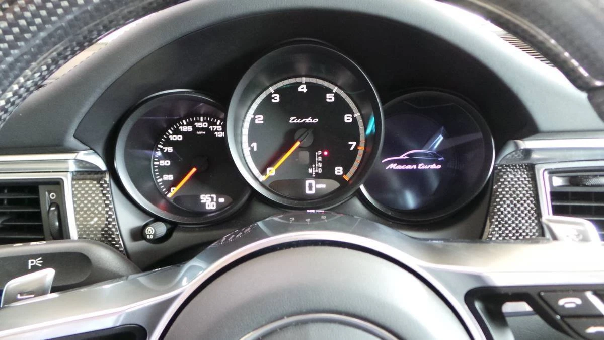 2015 Porsche Macan Turbo - Image 20 of 20
