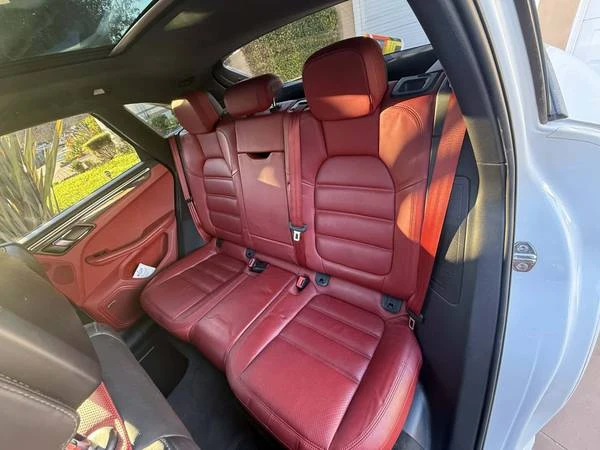 2015 Porsche Macan Turbo - Image 13 of 20