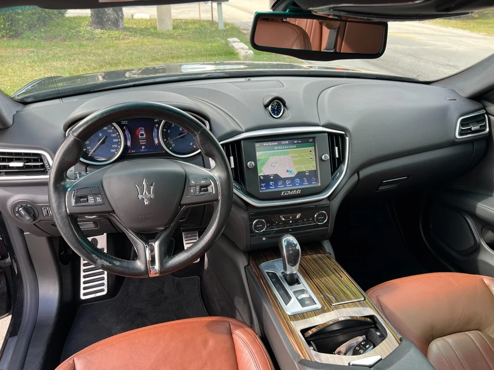 2015 Maserati Ghibli 3rd Gen - Image 18 of 27