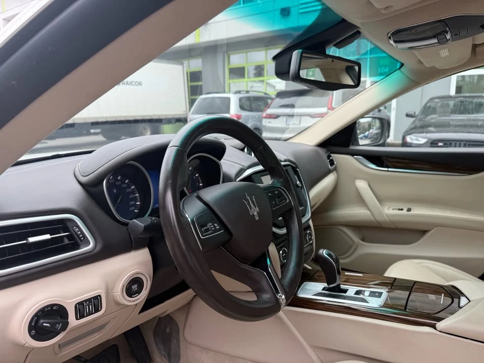 2015 Maserati Ghibli 3rd Gen - Image 11 of 16
