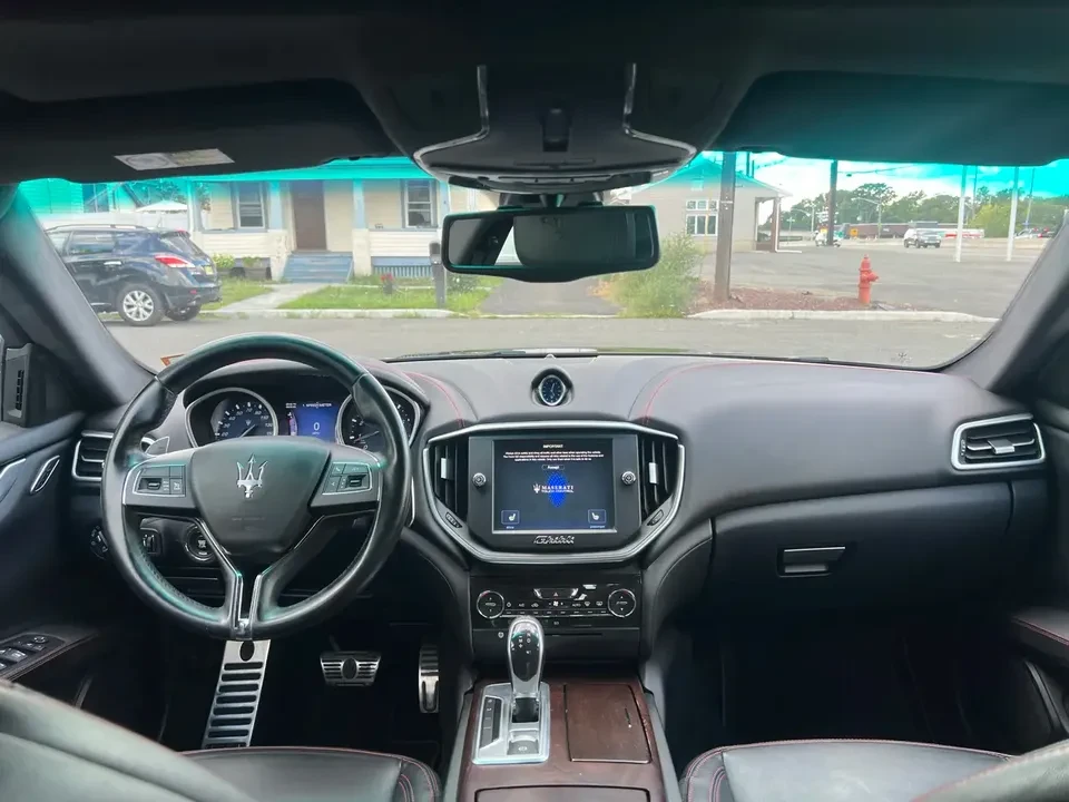 2015 Maserati Ghibli 3rd Gen - Image 15 of 20