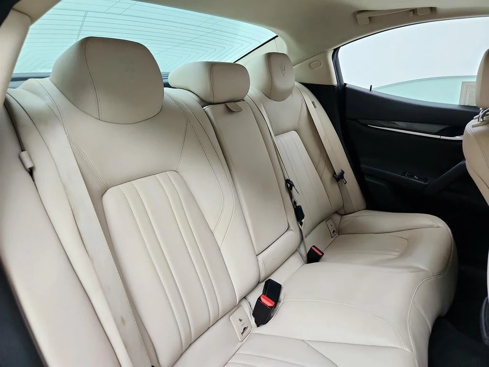 2015 Maserati Ghibli 3rd Gen - Image 29 of 31