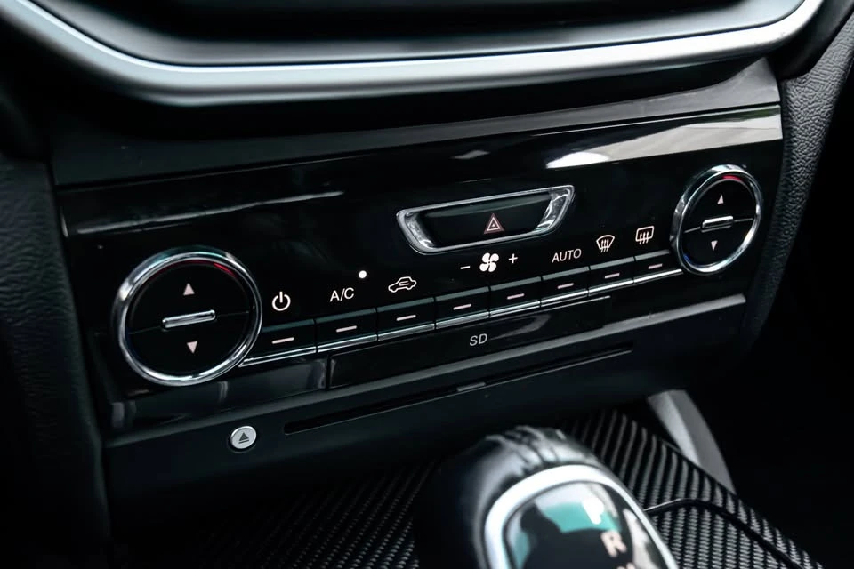 2015 Maserati Ghibli 3rd Gen - Image 17 of 20