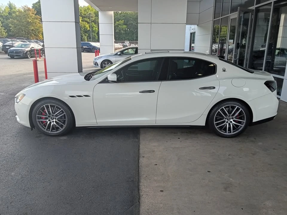 2015 Maserati Ghibli 3rd Gen - Image 3 of 12
