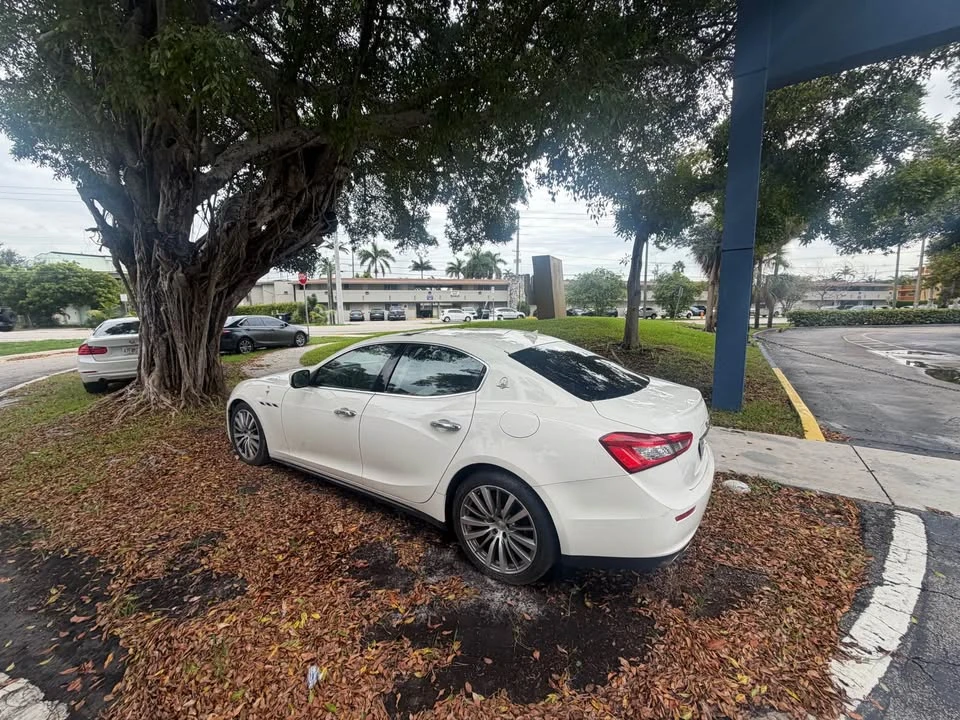 2015 Maserati Ghibli 3rd Gen - Image 2 of 6
