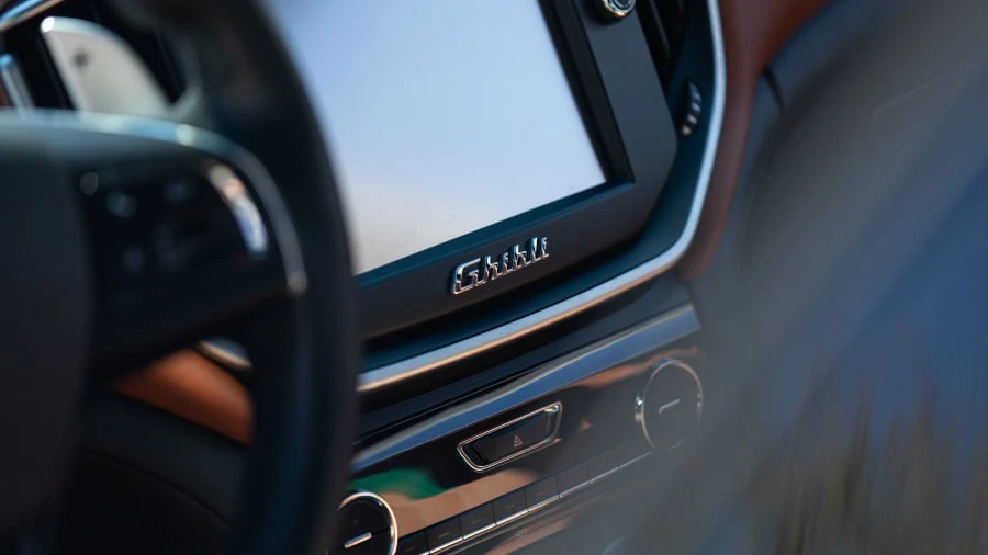 2015 Maserati Ghibli 3rd Gen - Image 17 of 30