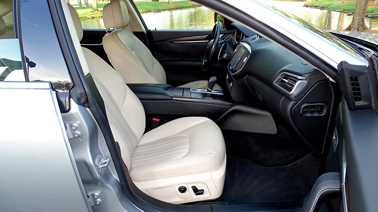 2015 Maserati Ghibli 3rd Gen - Image 14 of 19