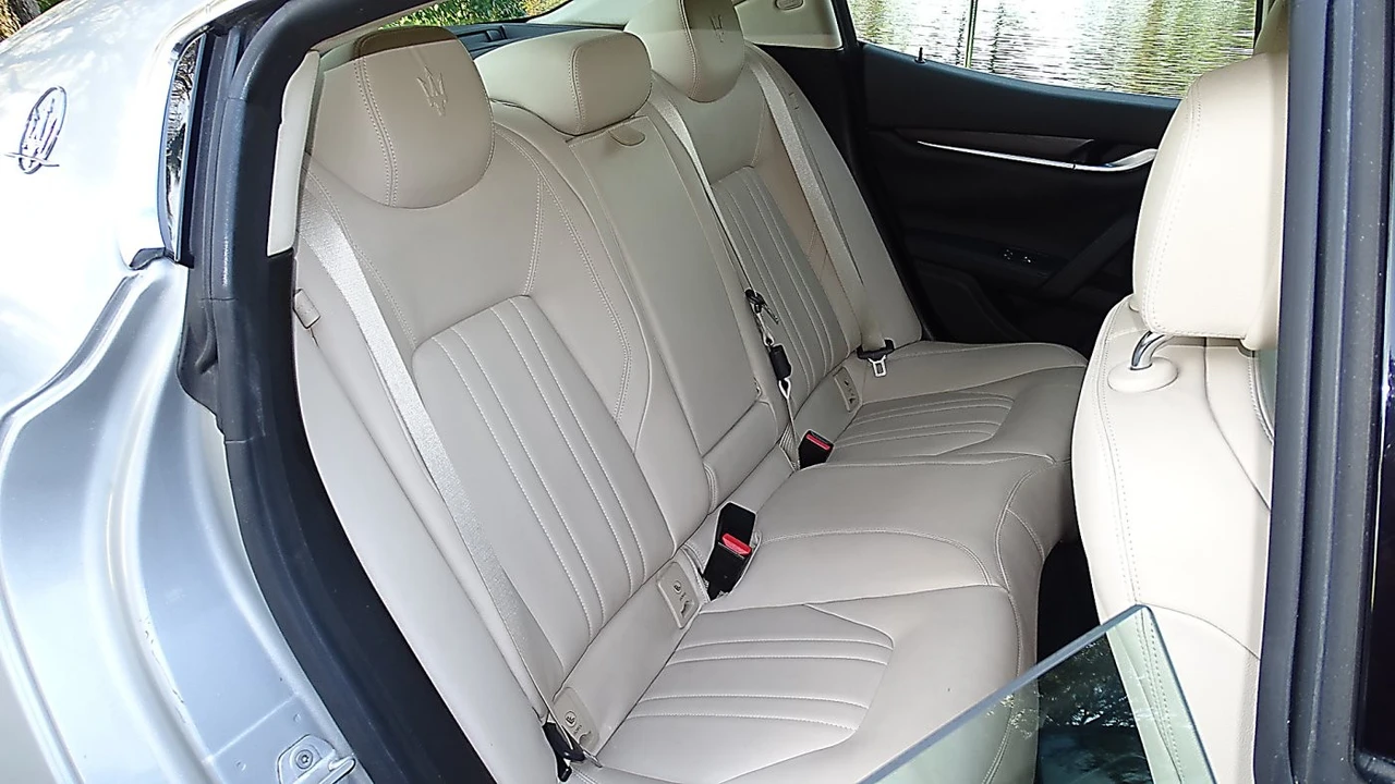 2015 Maserati Ghibli 3rd Gen - Image 13 of 19