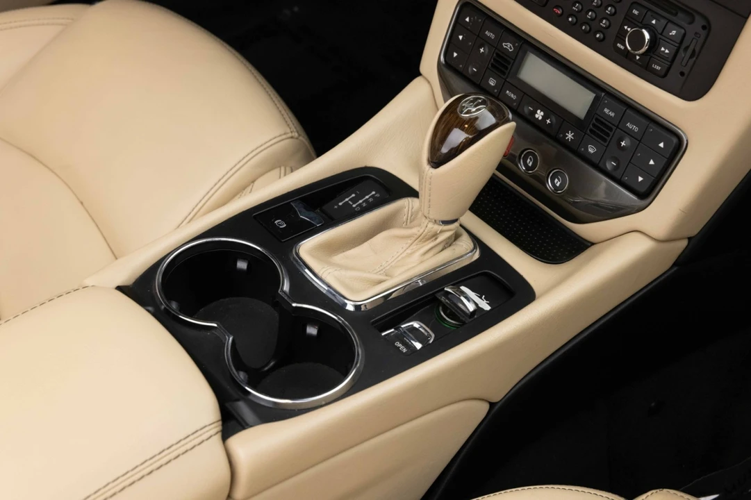 2015 Maserati GranTurismo 1st Gen - Image 16 of 31