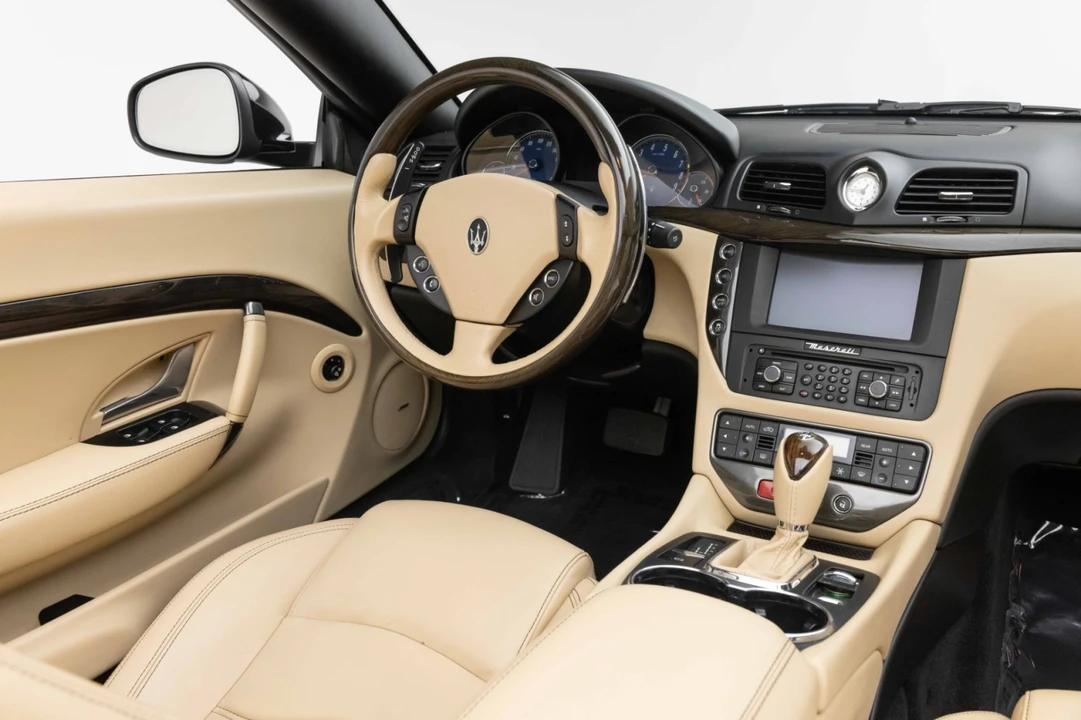 2015 Maserati GranTurismo 1st Gen - Image 14 of 31