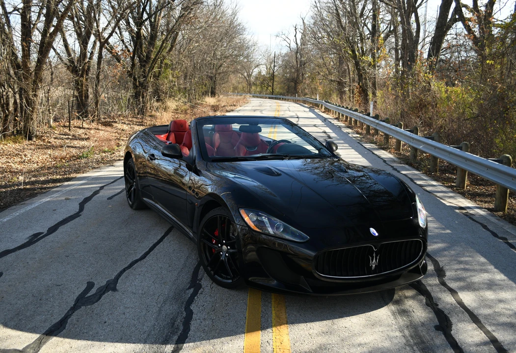 2015 Maserati GranTurismo 1st Gen - Image 14 of 31