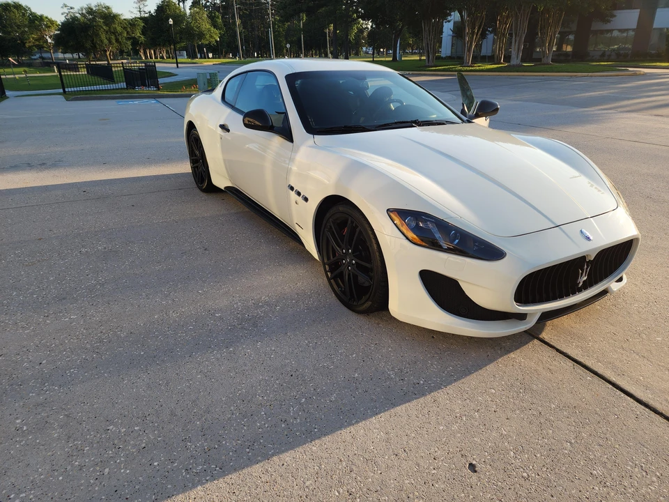 2015 Maserati GranTurismo 1st Gen - Image 16 of 31