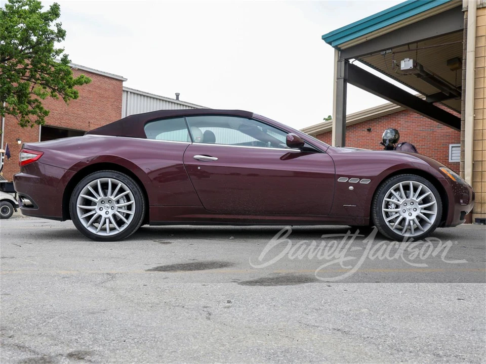 2015 Maserati GranTurismo 1st Gen - Image 2 of 5