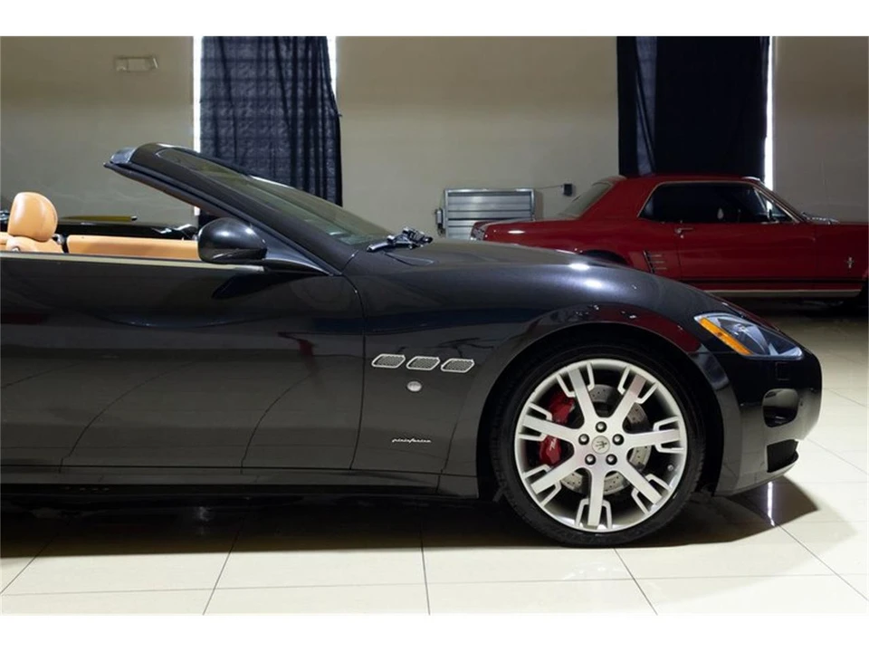 2015 Maserati GranTurismo 1st Gen - Image 27 of 31