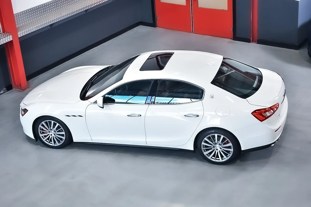 2015 Maserati Ghibli 3rd Gen - Image 27 of 30