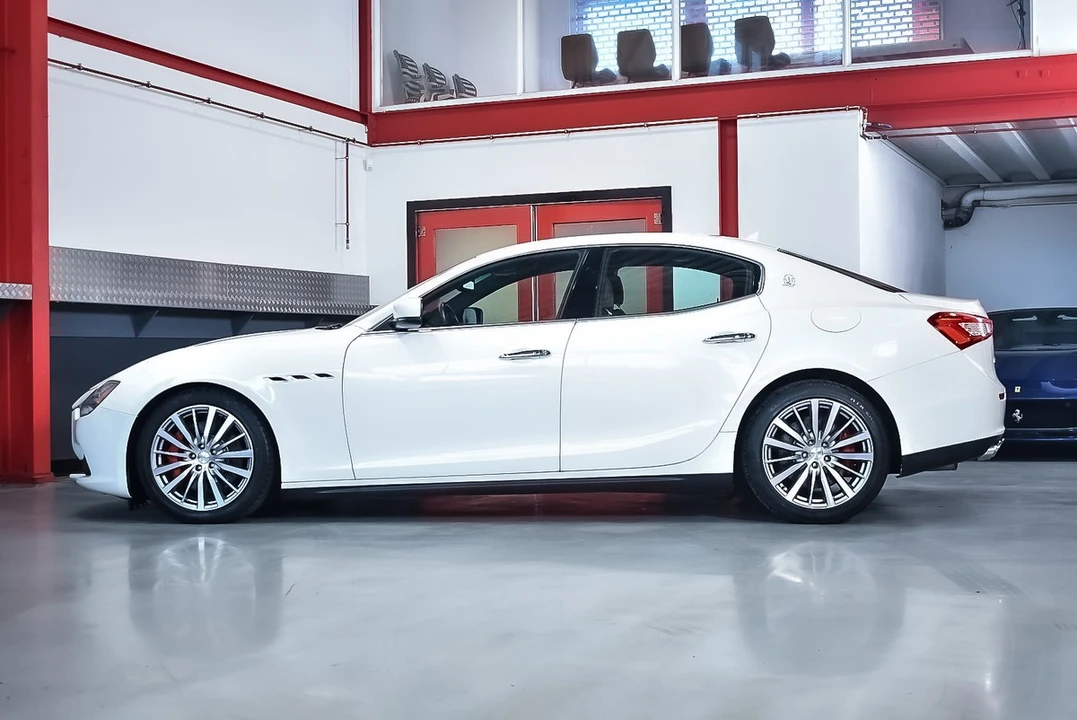 2015 Maserati Ghibli 3rd Gen - Image 26 of 30