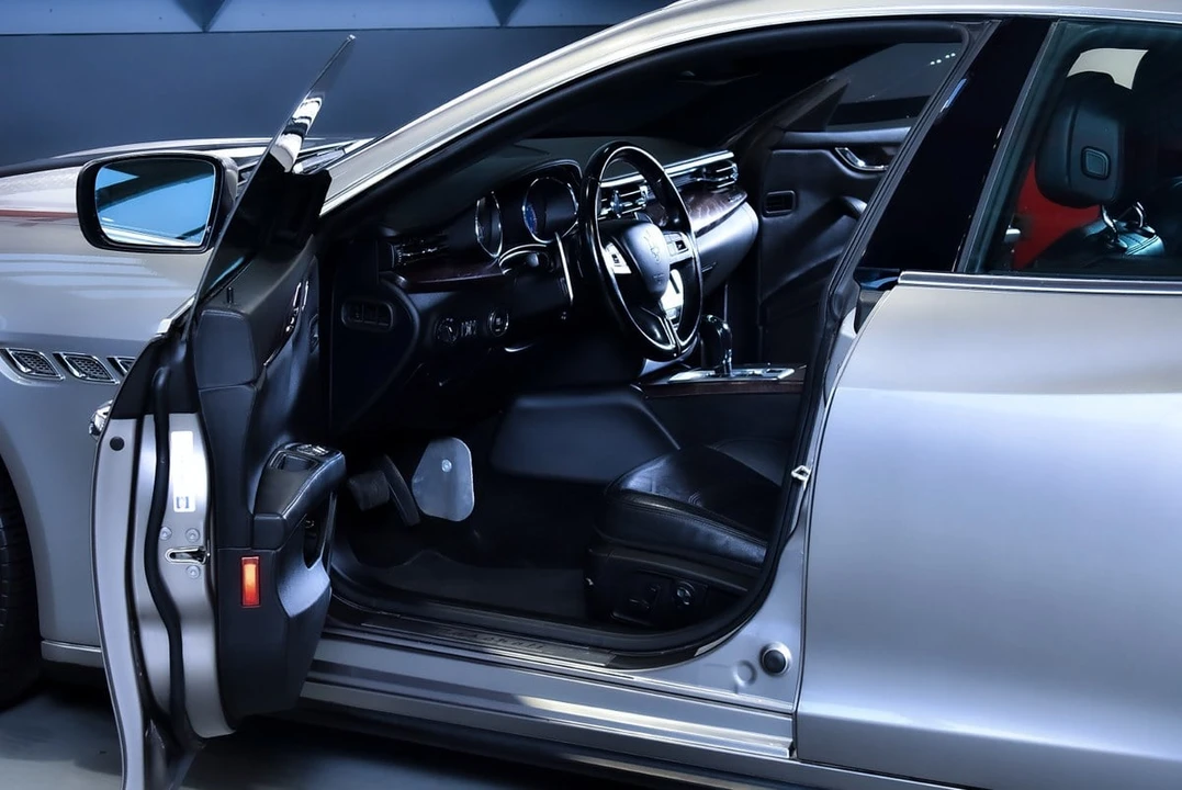 2015 Maserati Quattroporte 6th Gen - Image 27 of 30