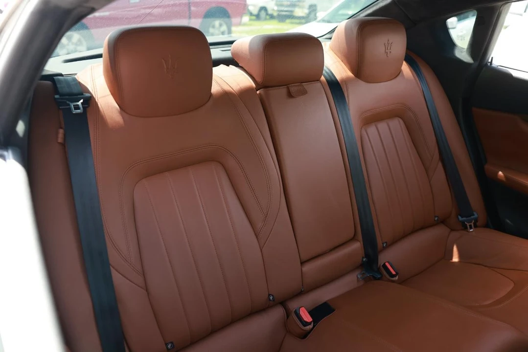 2015 Maserati Quattroporte 6th Gen - Image 14 of 31