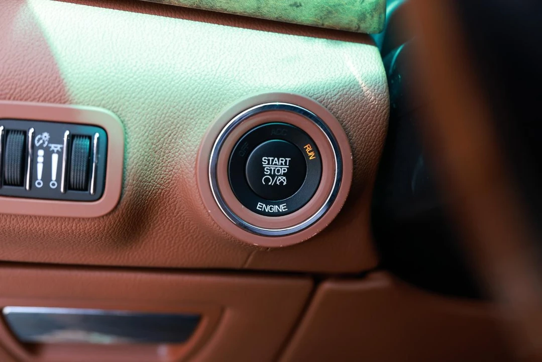 2015 Maserati Quattroporte 6th Gen - Image 30 of 31