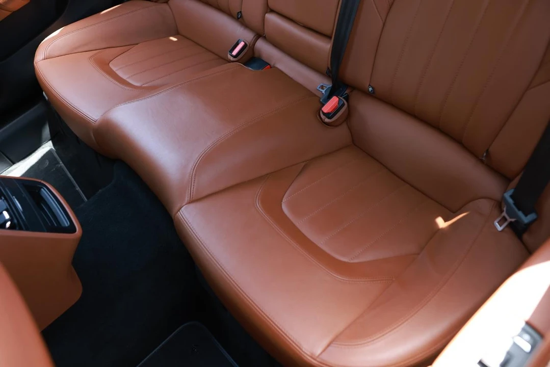 2015 Maserati Quattroporte 6th Gen - Image 10 of 31