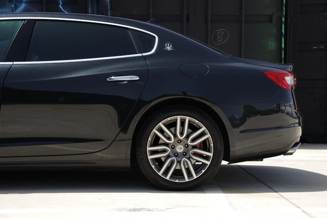 2015 Maserati Quattroporte 6th Gen - Image 27 of 31