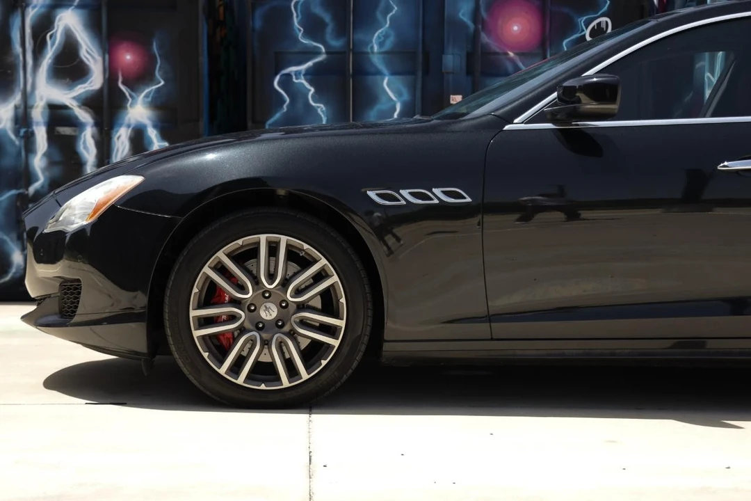 2015 Maserati Quattroporte 6th Gen - Image 26 of 31