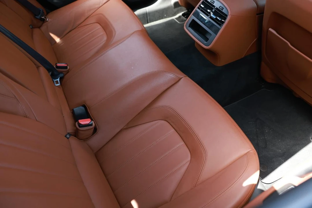 2015 Maserati Quattroporte 6th Gen - Image 12 of 31