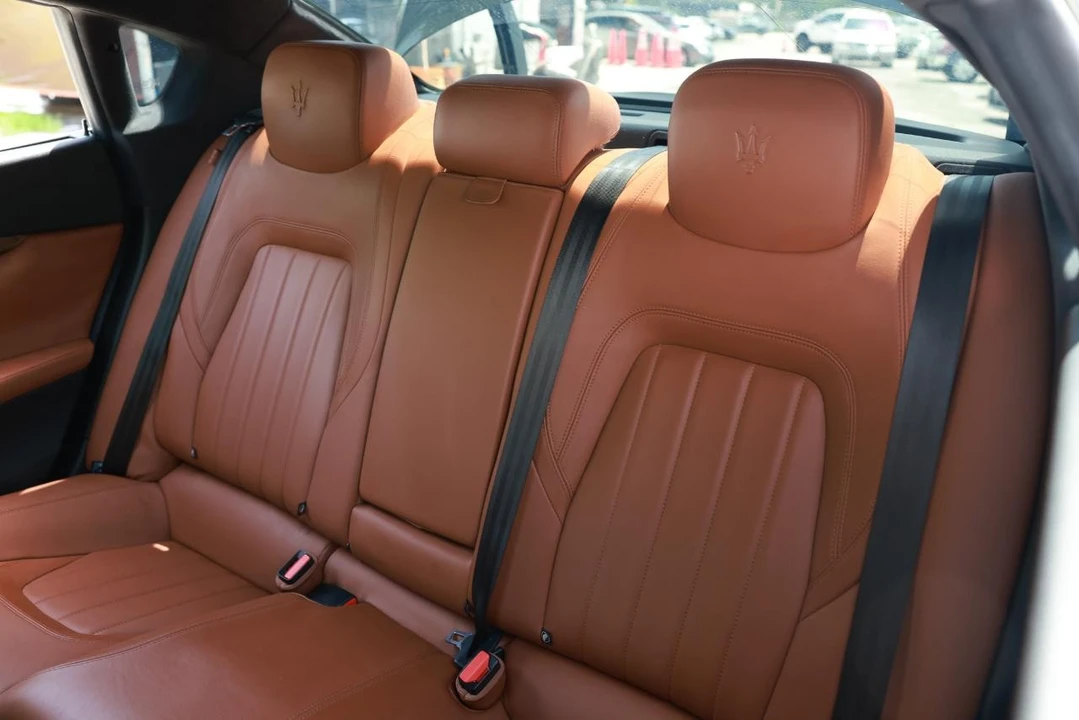 2015 Maserati Quattroporte 6th Gen - Image 8 of 31