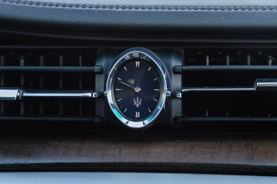 2015 Maserati Quattroporte 6th Gen - Image 30 of 31
