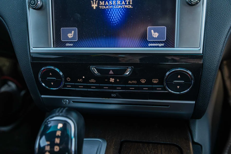 2015 Maserati Quattroporte 6th Gen - Image 28 of 31