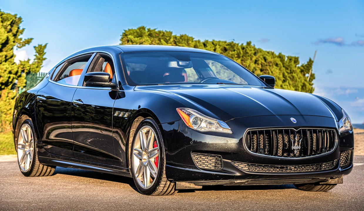 2015 Maserati Quattroporte 6th Gen - Image 16 of 31