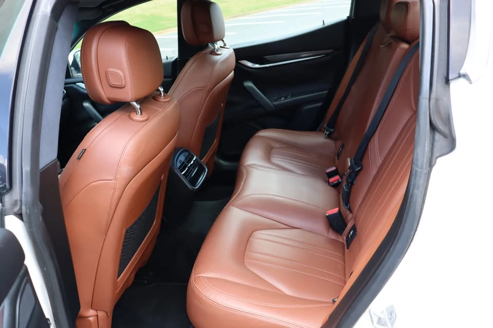 2015 Maserati Ghibli 3rd Gen - Image 14 of 15