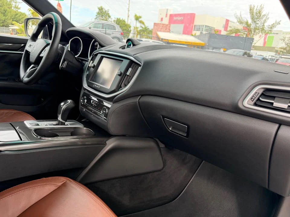 2015 Maserati Ghibli 3rd Gen - Image 11 of 20