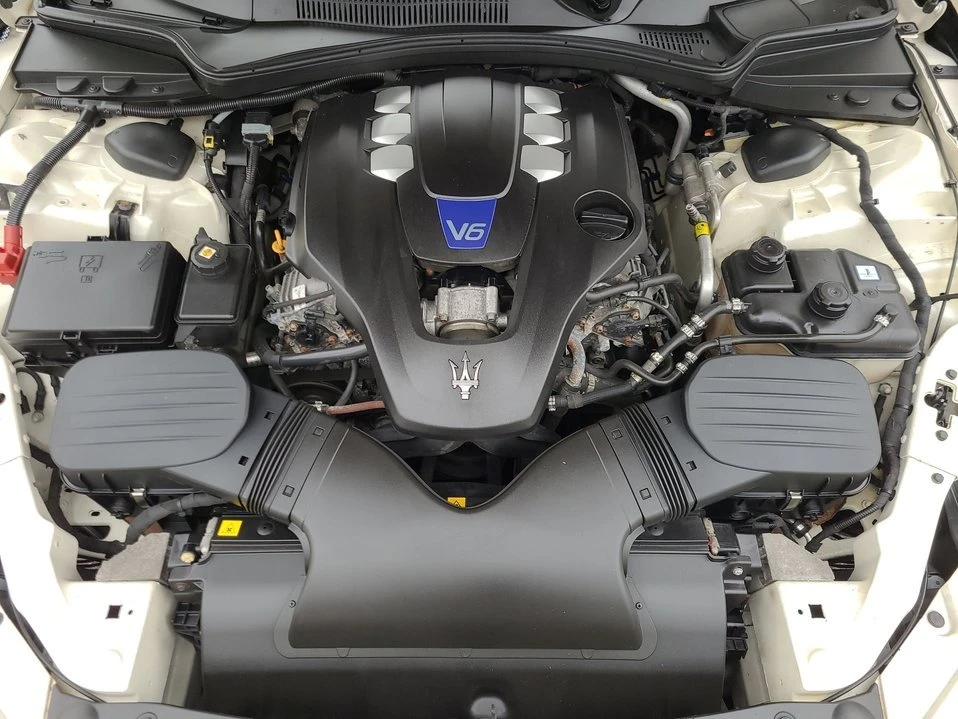 2015 Maserati Ghibli 3rd Gen - Image 15 of 19