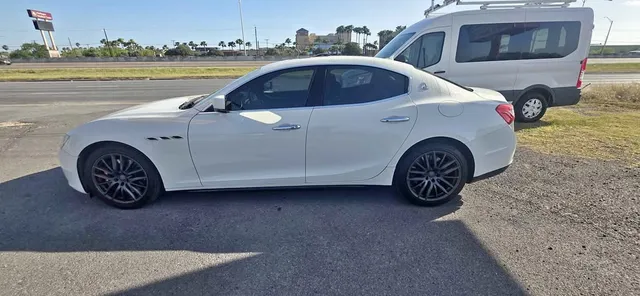 2015 Maserati Ghibli GranLusso Sedan