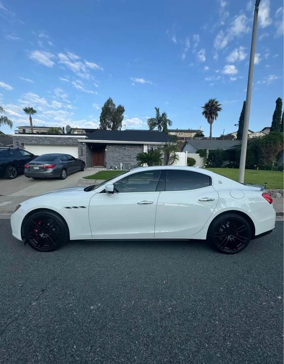2015 Maserati Ghibli 3rd Gen - Image 2 of 9