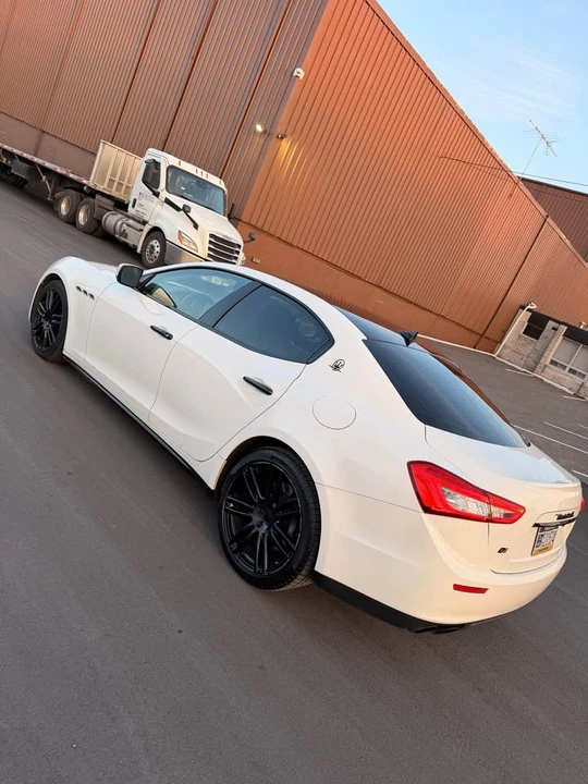 2015 Maserati Ghibli 3rd Gen - Image 4 of 12