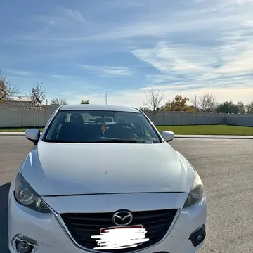 2015 Mazda Mazda3 i Touring Sedan 4D