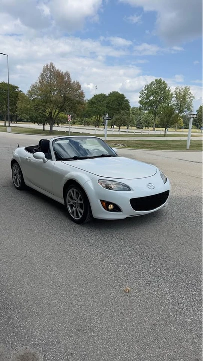 2015 Mazda NC MX-5 Miata - Image 2 of 17