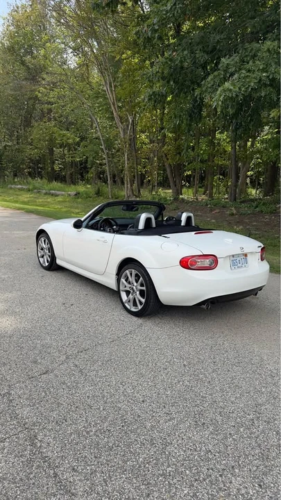 2015 Mazda NC MX-5 Miata - Image 4 of 17