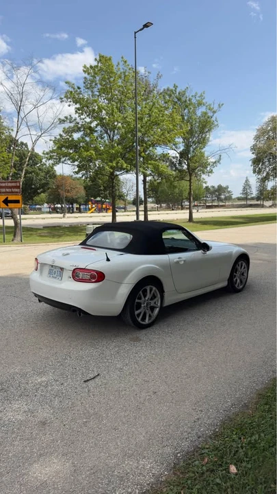 2015 Mazda NC MX-5 Miata - Image 10 of 17