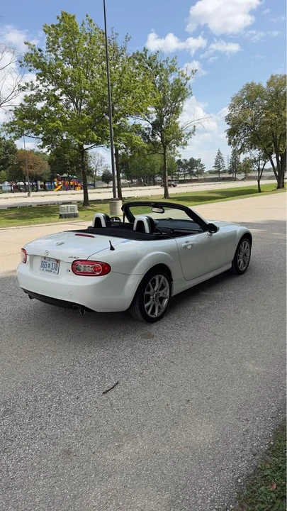 2015 Mazda NC MX-5 Miata - Image 3 of 17