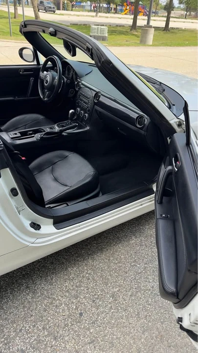 2015 Mazda NC MX-5 Miata - Image 13 of 17