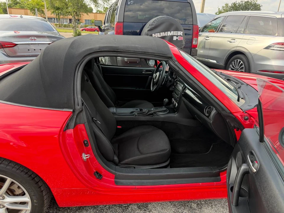 2015 Mazda NC MX-5 Miata - Image 9 of 10