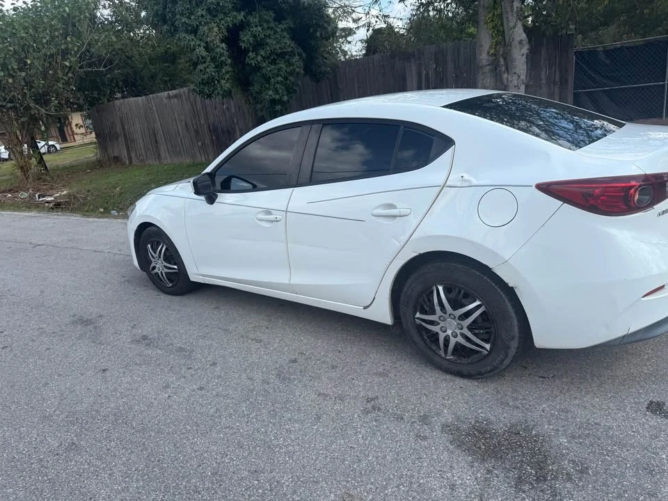2015 Mazda Mazda 3 3rd Gen - Image 2 of 5