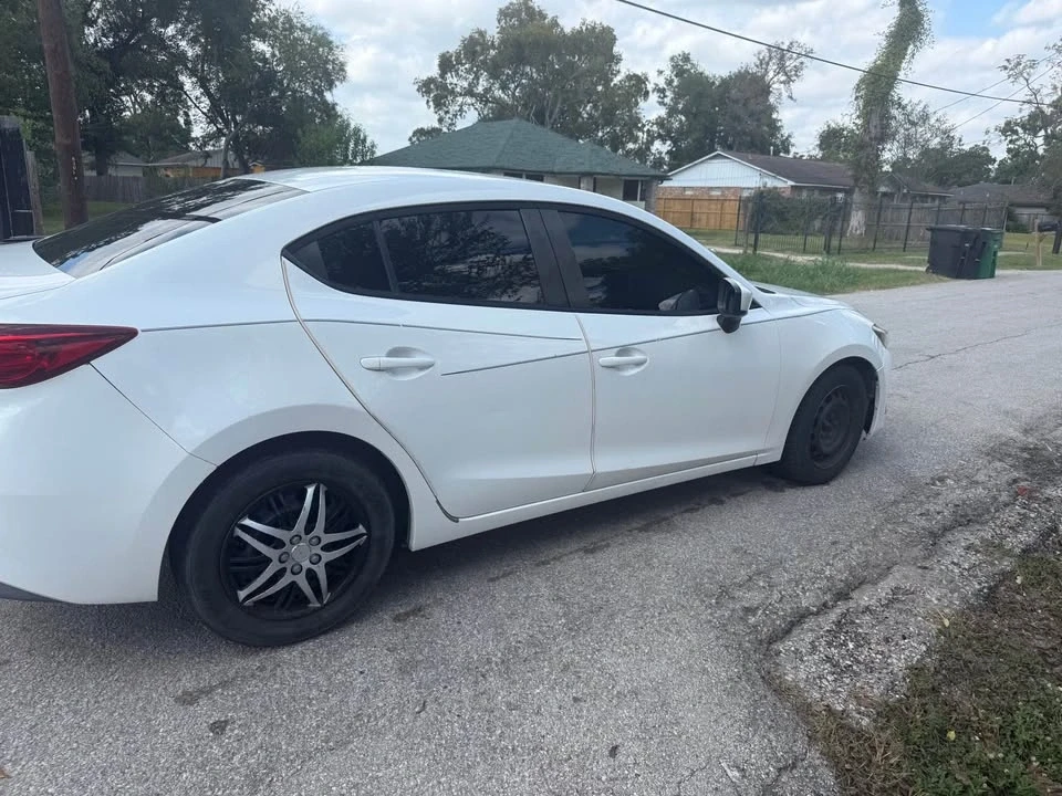2015 Mazda Mazda 3 3rd Gen - Image 4 of 5