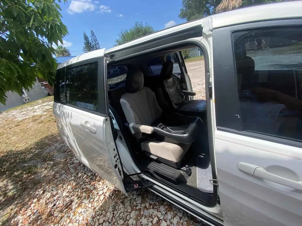 2015 Mazda Mazda 5 - Image 10 of 11