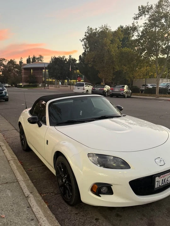 2015 Mazda NC MX-5 Miata - Image 4 of 5
