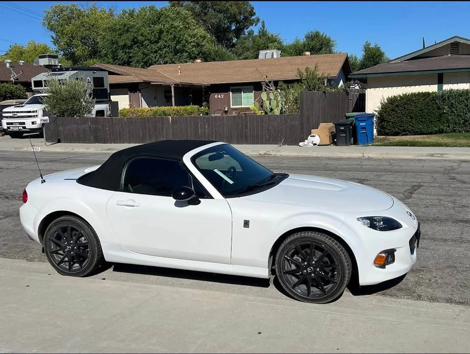 2015 Mazda NC MX-5 Miata - Image 4 of 8